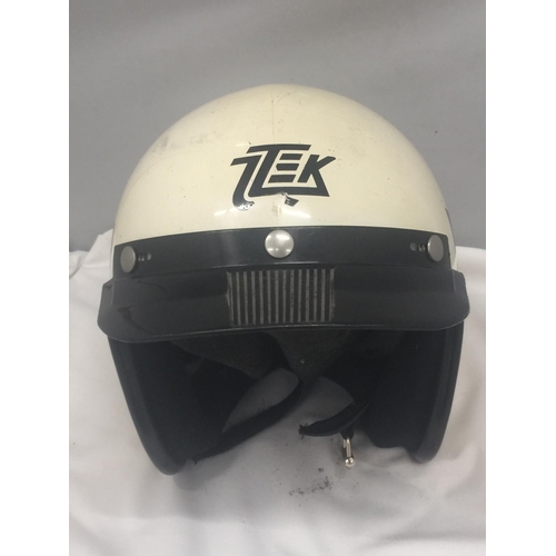 121 - A VINTAGE TOP TEK MOTORBIKE SAFETY HELMET