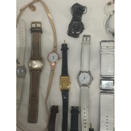 126 - A QUANTITY OF WRISTWATCHES TO INCLUDE FOSSIL, SEKONDA, ETC