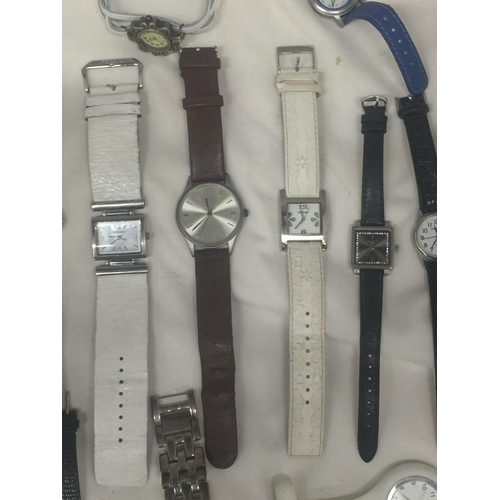 126 - A QUANTITY OF WRISTWATCHES TO INCLUDE FOSSIL, SEKONDA, ETC