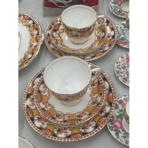 139 - A QUANTITY OF SALISBURY CHINA 'TYNE' TO INCLUDE CAKE PLATE, CUPS, SAUCERS, SIDE PLATES AND A SUGAR B... 