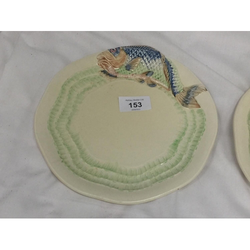 153 - TWO CLARICE CLIFF PLATES WITH FISH DECORATION DIAMETER 21CM