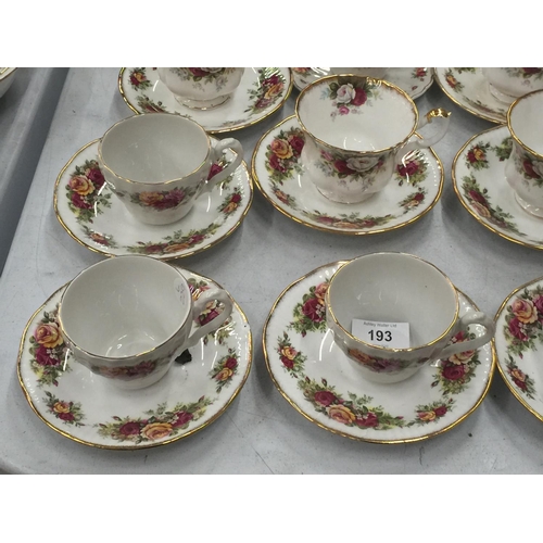 193 - A QUANTITY OF ELIZABETHAN 'ENGLISH GARDEN' TO INCLUDE DINNER PLATES, CUPS, SAUCERS, ETC