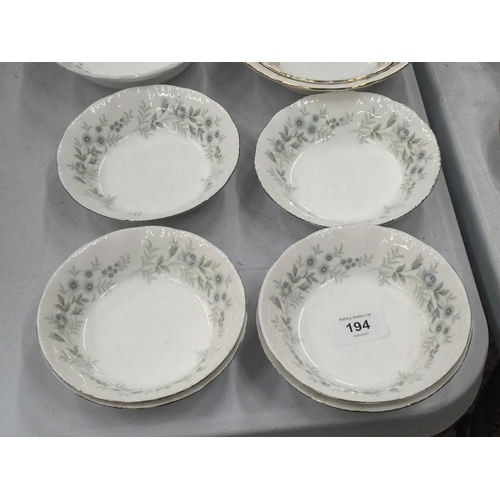 194 - A QUANTITY OF CHINA BOWLS TO INCLUDE PARAGON 'DEBUTANTE', PARAGON 'COUNTRY LANE' AND ROYAL ALBERT 'C... 