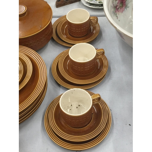 197 - A LARGE QUANTITY OF HORNSEA POTTERY 'SAFFRON' TO INCLUDE TUREENS, BOWLS, CUPS, SAUCERS, PLATES, SUGA... 