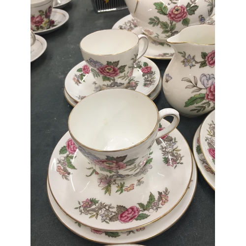 204 - A WEDGWOOD 'CATHAY' CHINA TEASEST TO INCLUDE A TEAPOT, CREAM JUG, SUGAR BOWL, CUPS, SAUCERS AND SIDE... 