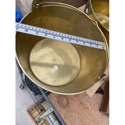 1231 - A VINTAGE BRASS JAM PAN