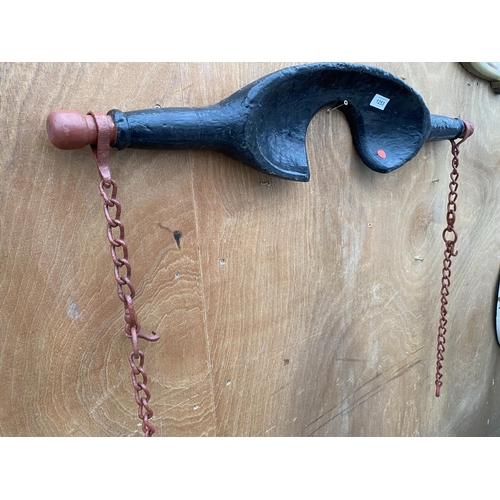 1253 - A VINTAGE MILKMAID'S YOKE WITH CHAINS