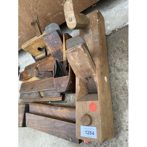 1284 - A COLLECTION OF VINTAGE WOODEN HAND PLANES