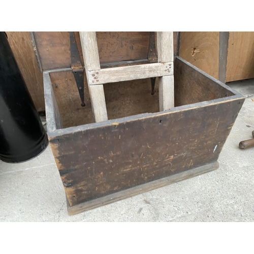 1288 - A VINTAGE WOODEN JOINERS CHEST AND A TWO RUNG WOODEN LADDER