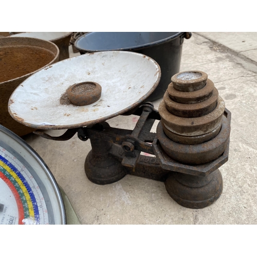 1294 - A VINTAGE SALTER COIN CHECKER SCALE AND A SET OF VINTAGE KITCHEN BALANCE SCALES WITH WEIGHTS