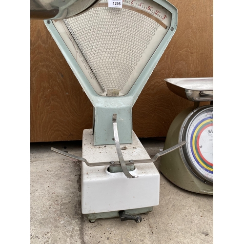 1295 - A SET OF VINTAGE AVERY SWEET SHOP SCALES