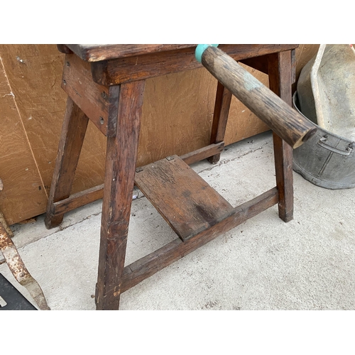 1299 - A VINTAGE WOODEN PULPER/JUICER WITH CAST IRON MECHANISM IN WORKING ORDER