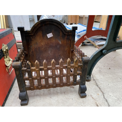 1306 - A VINTAGE CAST IRON FIRE GRATE