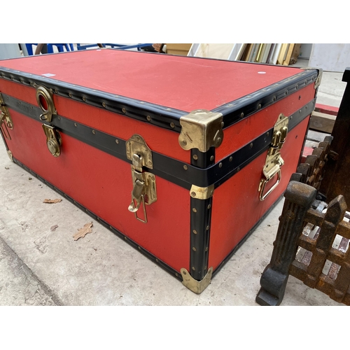 1307 - A LARGE TRAVEL TRUNK