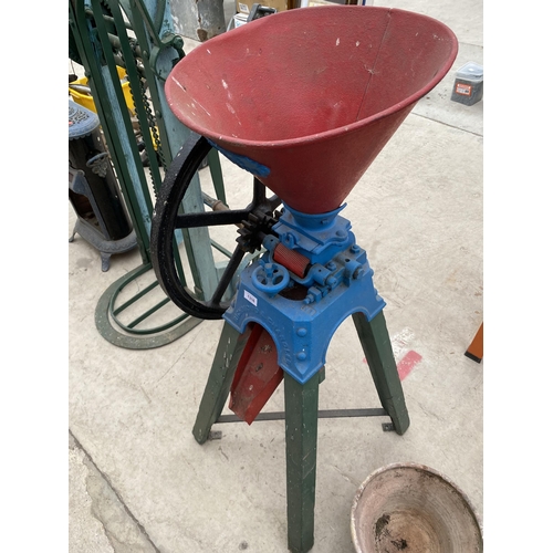 1316 - A VINTAGE 'RICHMOND & CHANDLER' CORN GRINDER