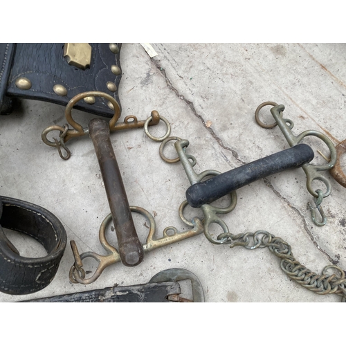 1327 - AN ASSORTMENT OF VINTAGE LEATHER HORSE TACK