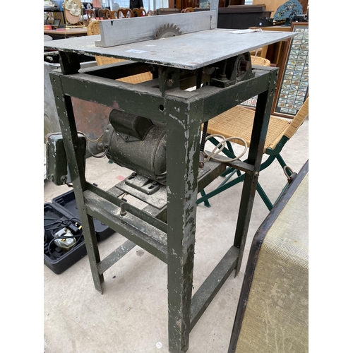 1361 - AN ELECTRIC TABLE SAW WITH MOTOR