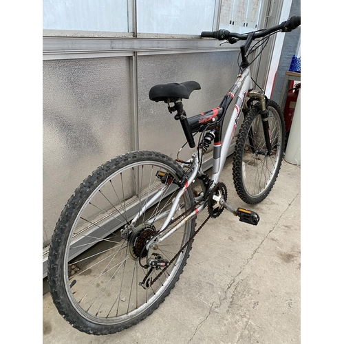 1367 - A DAKOTA TRIUMPH MOUNTAIN BIKE WITH FRONT AND REAR SUSPENSION AND 18 SPEED GEAR SYSTEM