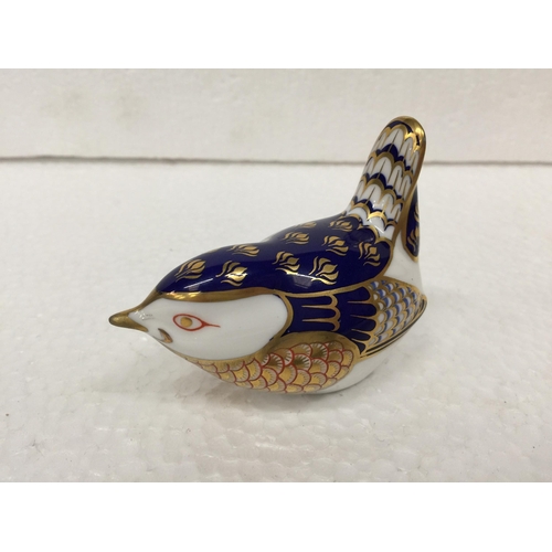 782 - A VINTAGE ROYAL CROWN DERBY WREN PAPERWEIGHT (MISSING STOPPER)