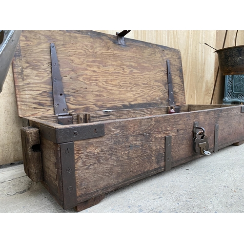 1211 - A VINTAGE WOODEN JOINERS CHEST WITH SECTIONAL STORAGE AND AN ASSORTMENT OF TOOLS TO INCLUDE SPANNERS... 