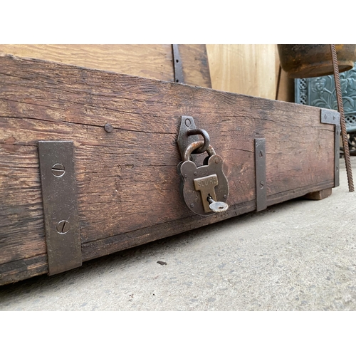 1211 - A VINTAGE WOODEN JOINERS CHEST WITH SECTIONAL STORAGE AND AN ASSORTMENT OF TOOLS TO INCLUDE SPANNERS... 