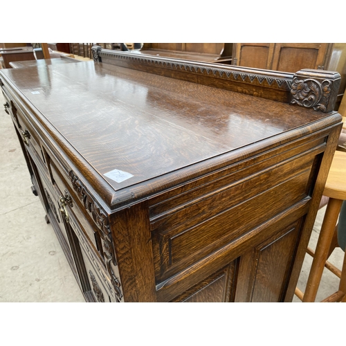 2466 - AN EARLY 20TH CENTURY OAK SIDEBOARD, 60