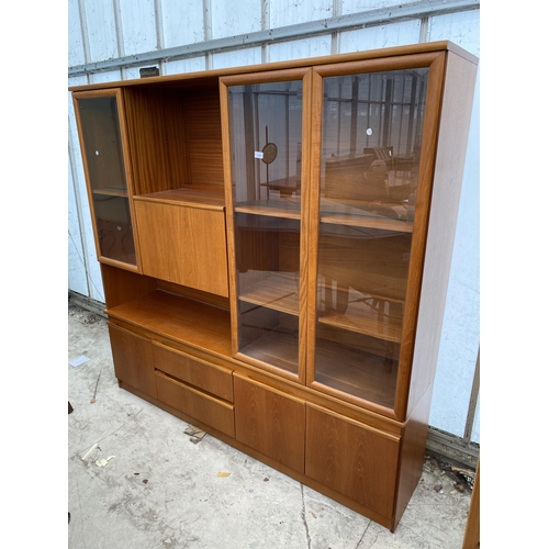 2469 - A RETRO TEAK LOUNGE UNIT/COCKTAIL CABINET, 72