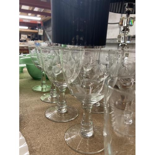 249 - A QUANTITY OF ETCHED GLASSES TO INCLUDE WINE, SHERRY, TUMBLERS, ETC