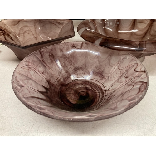 276 - FIVE LARGE PIECES OF PURPLE CLOUD GLASSWARE BOWLS