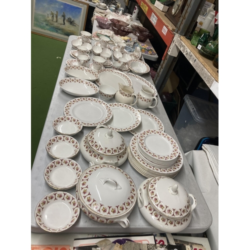 278 - A STAFFORDSHIRE 'BAKEWELL' CLASSIC DINNER SERVICE TO INCLUDE SERVING PLATTERS, VARIOUS SIZES OF PLAT... 