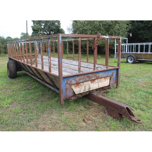 138 - A FEED TRAILER IN NEED OF REPAIR + VAT