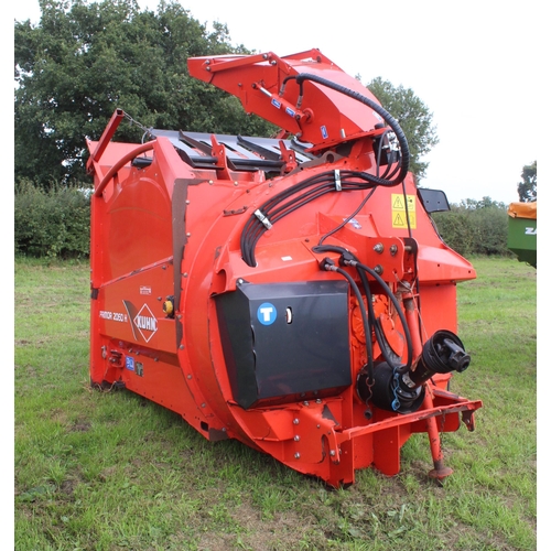 147 - 2011 KUHN PRIMOR STRAW BLOWER & FEEDER 2060H ONE OWNER FROM NEW+ VAT