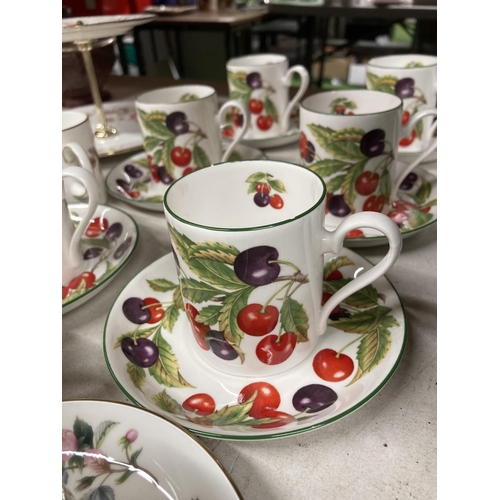 939 - A MIXED LOT OF CHINA TEAWARE TO INCLUDE WEDGWOOD 'HATHAWAY ROSE' COFFEE CANS AND SAUCERS, PARAGON 'V... 