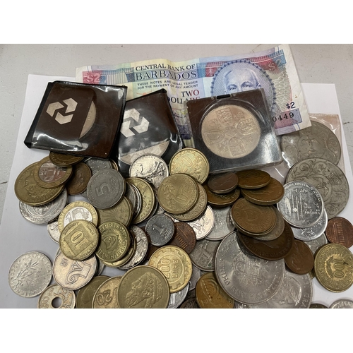 746 - A LARGE QUANTITY OF VARIOUS COINS AND NOTES