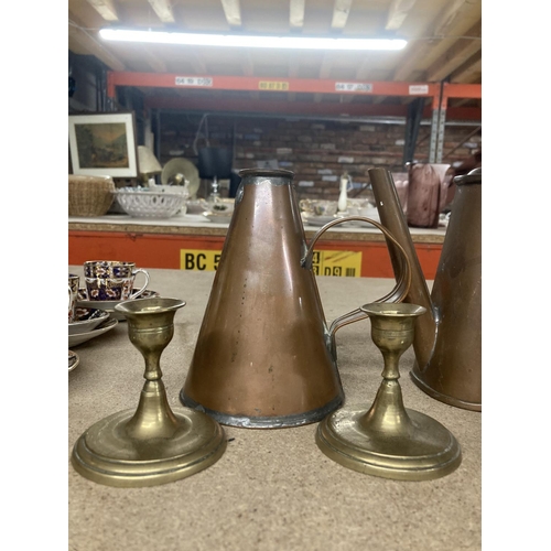 1000 - AN UNUSUAL COPPER KETTLE WITH A FLAT BACK, COPPER PINT POT, CANDLESTICKS, TOAST RACK, ETC