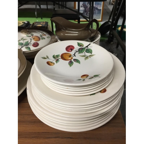 1080 - A QUANTITY OF DINNERWARE ITEMS TO INCLUDE DINNER PLATES, SERVING PLATE, TUREENS, BOWLS, SAUCE BOAT, ... 