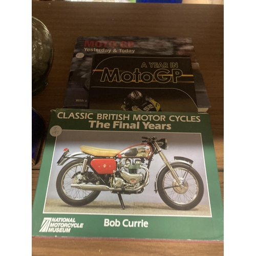 1115 - A QUANTITY OF MOTORCYCLING BOOKS TOINCLUDE FIM 1904-2004, MOTO GP, VALENTINO ROSSI, ETC