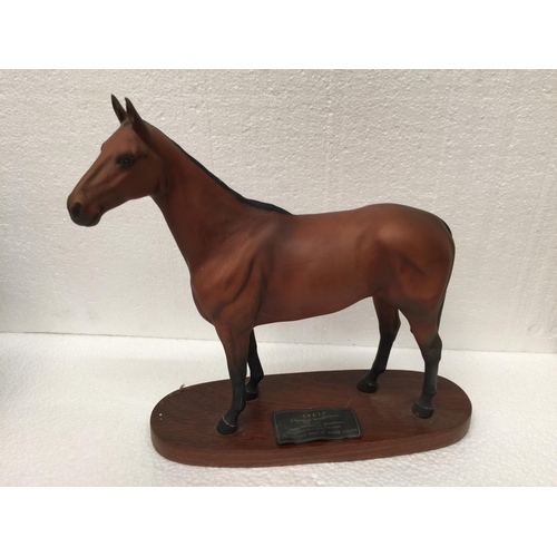 761 - A BESWICK FINE ART MODEL OF 'ARKLE' CHAMPION STEEPLECHASER ON A PLINTH