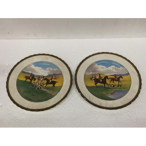 763 - TWO VINTAGE MINTONS PLATES DEPICTING HUNTING SCENES