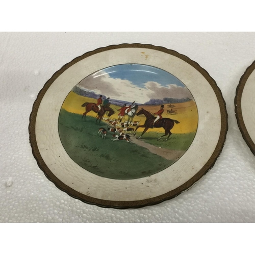 763 - TWO VINTAGE MINTONS PLATES DEPICTING HUNTING SCENES