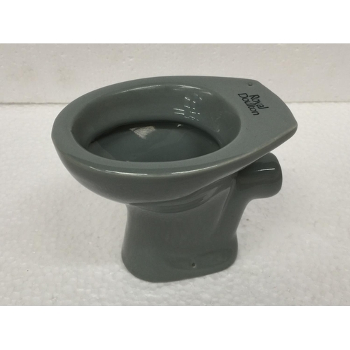 768 - A ROYAL DOULTON SALESMANS SAMPLE TOILET