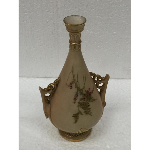 920 - A ROYAL WORCESTER HAND PAINTED BLUSH IVORY VASE MARKED 982 TO BASE