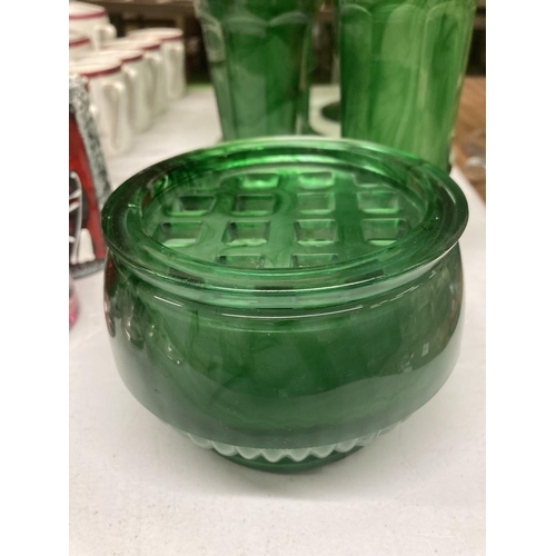 979 - A QUANTITY OF GREEN CLOUD GLASSWARE TO INCLUDE MAINLY VASES OF VARYING SIZES