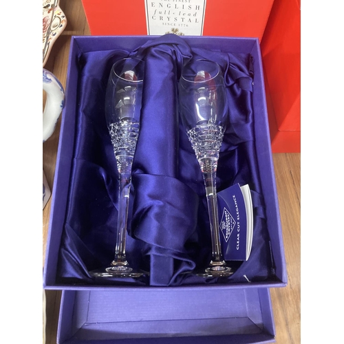 982 - A QUANTITY OF BOXED GLASSWARE TO INCLUDE ROYAL BRIERLEY TUMBLERS, WINE GLASSES, DECANTER, ETC