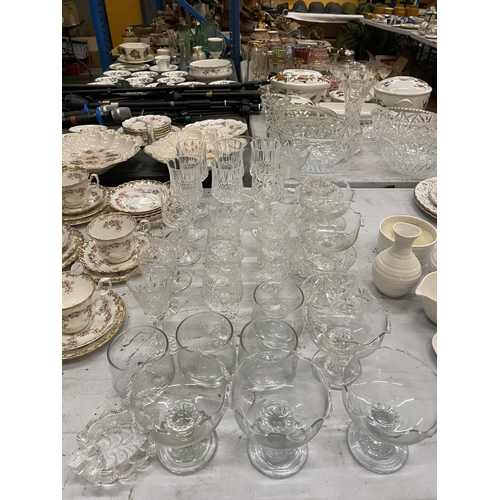 537 - VARIDISHES ETCOUS ITEMS OF GLASSWARE TO INCLUDE GLASSES, DISHES ETC