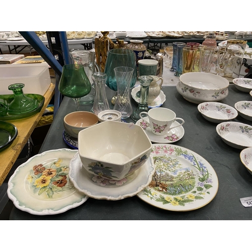 542 - VARIOUS CERAMICS AND GLASSWARE