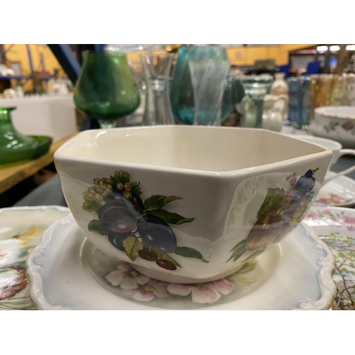 542 - VARIOUS CERAMICS AND GLASSWARE