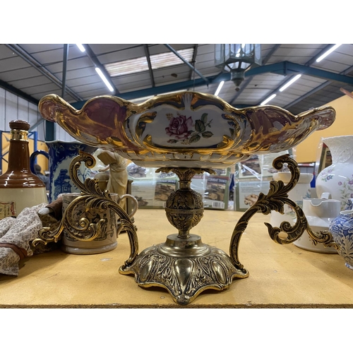 546 - A DECORATIVE CERAMIC TAZZA FRUIT BOWL WITH GILDING ON BRASS ROCOCO  STYLE STAND H 23CM W 38CM