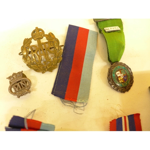 487 - WORLD WAR II MEDALS, 1939-45 STAR, ATLANTIC STAR, 1939-45 MEDAL, MERCHANT NAVY BADGE AND RAF BADGE E... 