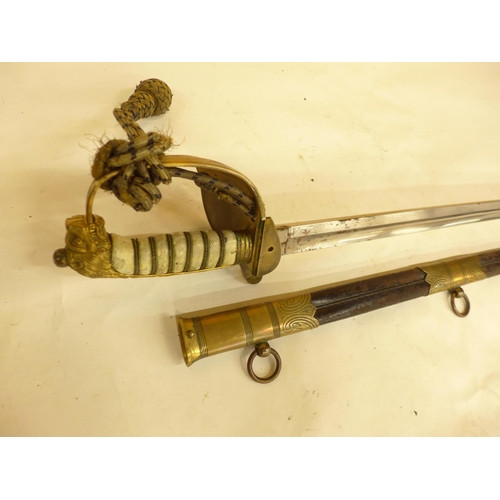 496 - A QUEEN VICTORIA NAVAL OFFICERS SWORD AND SCABBARD, 80CM BLADE, BRASS GUARD WITH SWORD KNOT